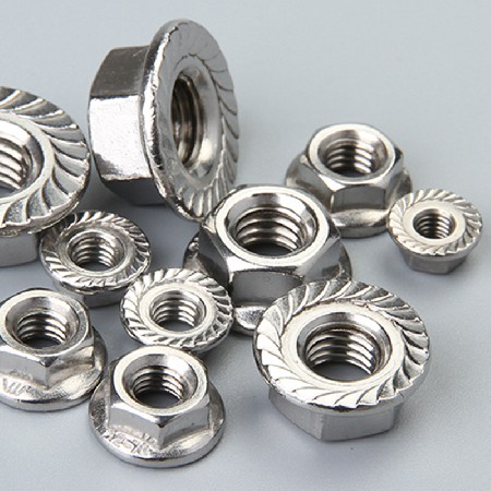 法兰螺母